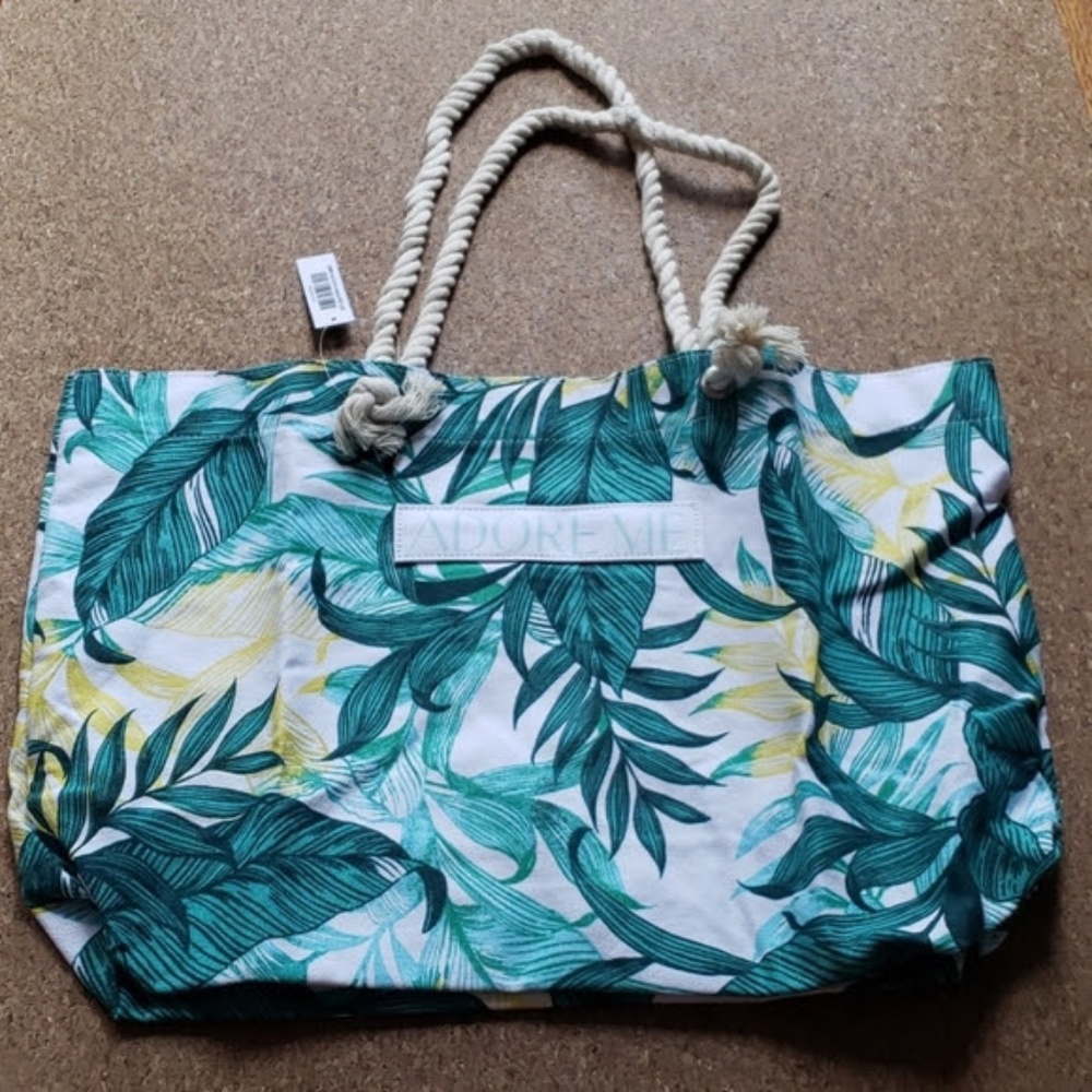 Palm leaf print tote bag